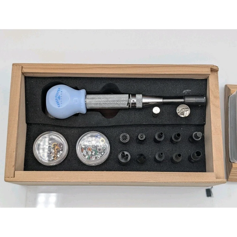 Karen Foster Clikit Multi Spring Action Tool & Themed Embossed Holiday Set